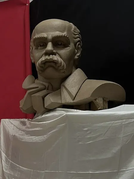 Зображення "Тарас Шевченко" від Дмитро Войтович, розмір: 100х80, матеріали: Глина, медіум: Скульптура, серія: Пам'ятник Фото 7 з 7.