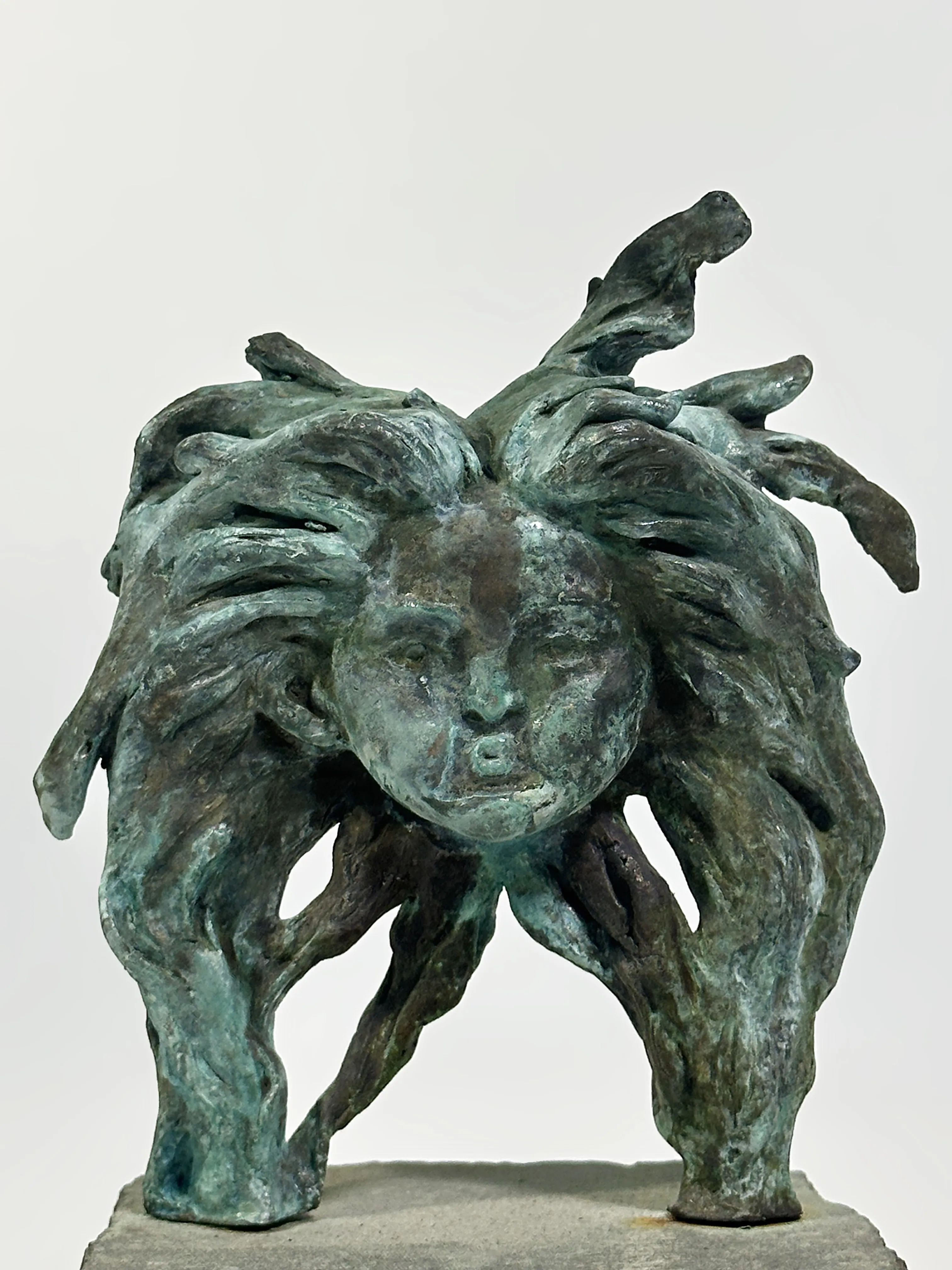 Зображення "Первісне Сонце" від Дмитро Войтович, розмір: H 25 (with base), матеріали: Граніт, бронза, медіум: Скульптура, місто: Київ, серія: Первісні Фото 2 з 6.