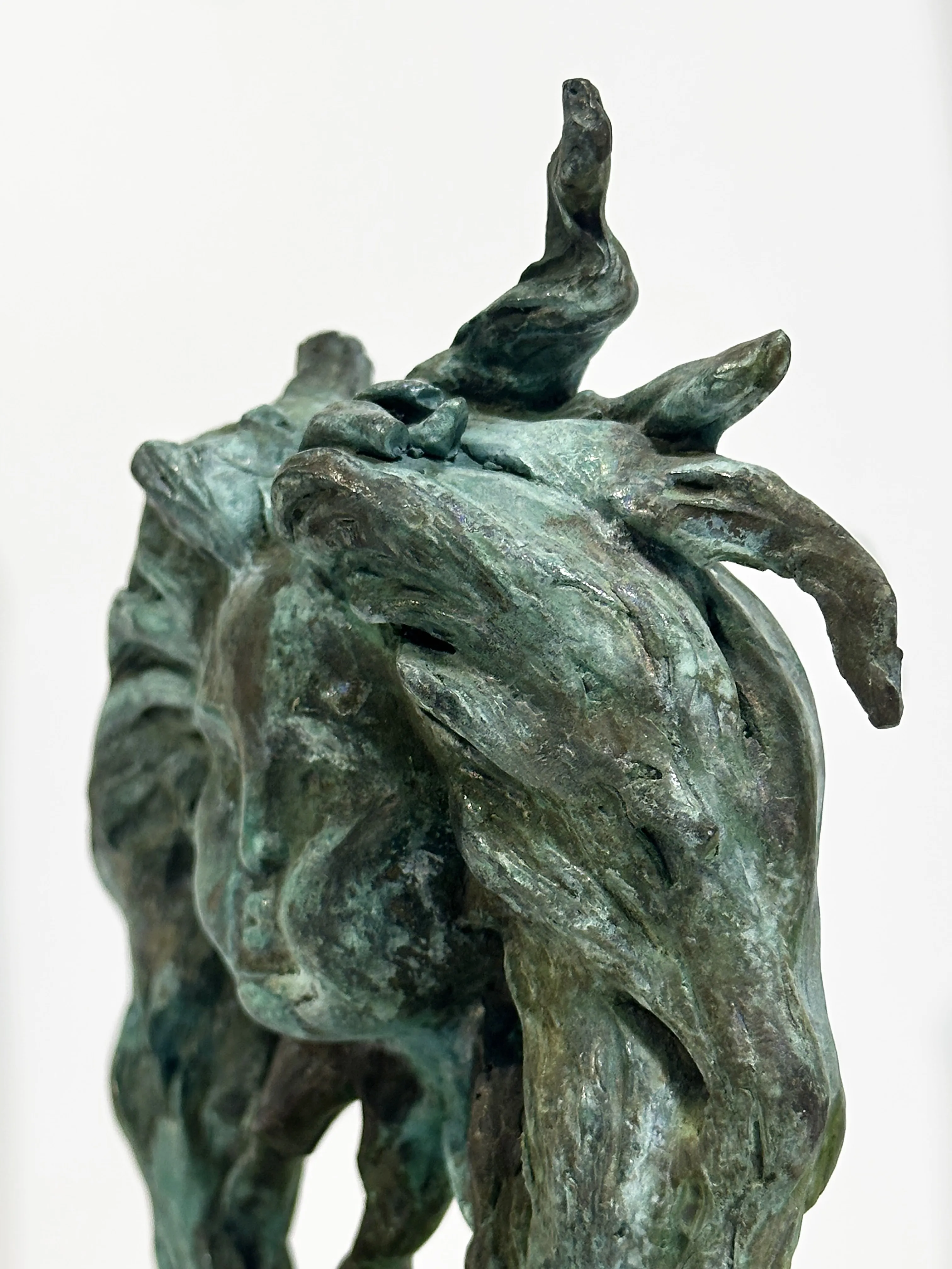 Зображення "Первісне Сонце" від Дмитро Войтович, розмір: H 25 (with base), матеріали: Граніт, бронза, медіум: Скульптура, місто: Київ, серія: Первісні Фото 3 з 6.